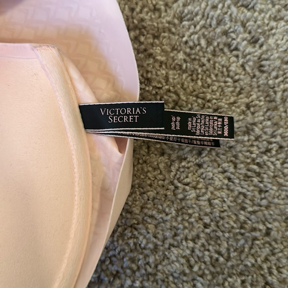 Victoria's Secret Push-Up Razor Back Bra - Picture 3 of 4